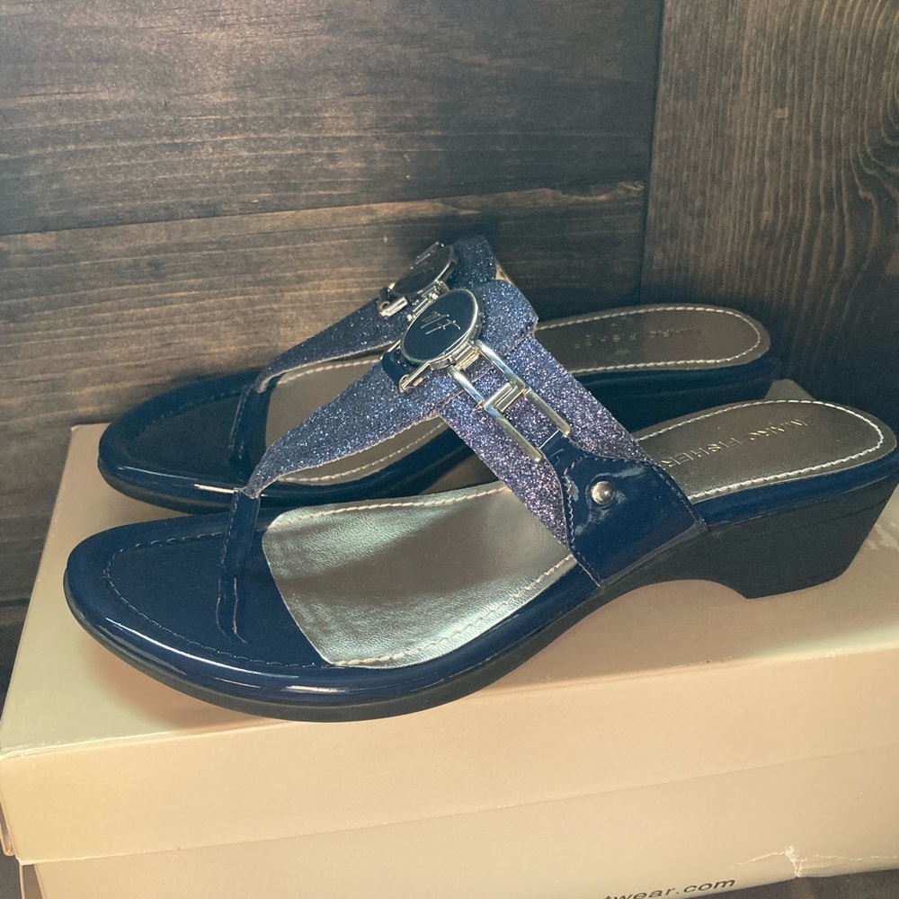 Marc Fisher brand, size 8.5, new in box, glittery blue sandals, cute and comfy - Picture 4 of 16